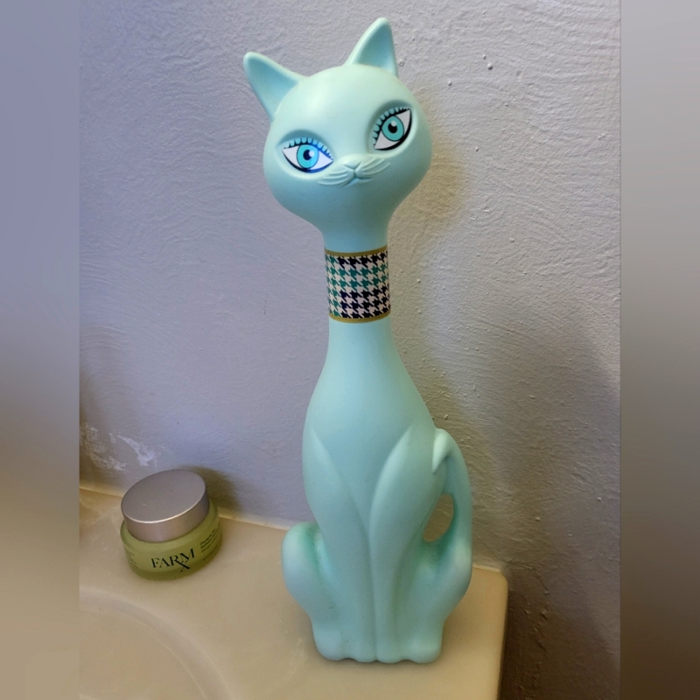 Yevette the kitty